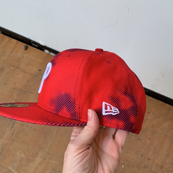 New Era 9Fifty snap-back Phillies cap. Never worn - Picture 2 of 5
